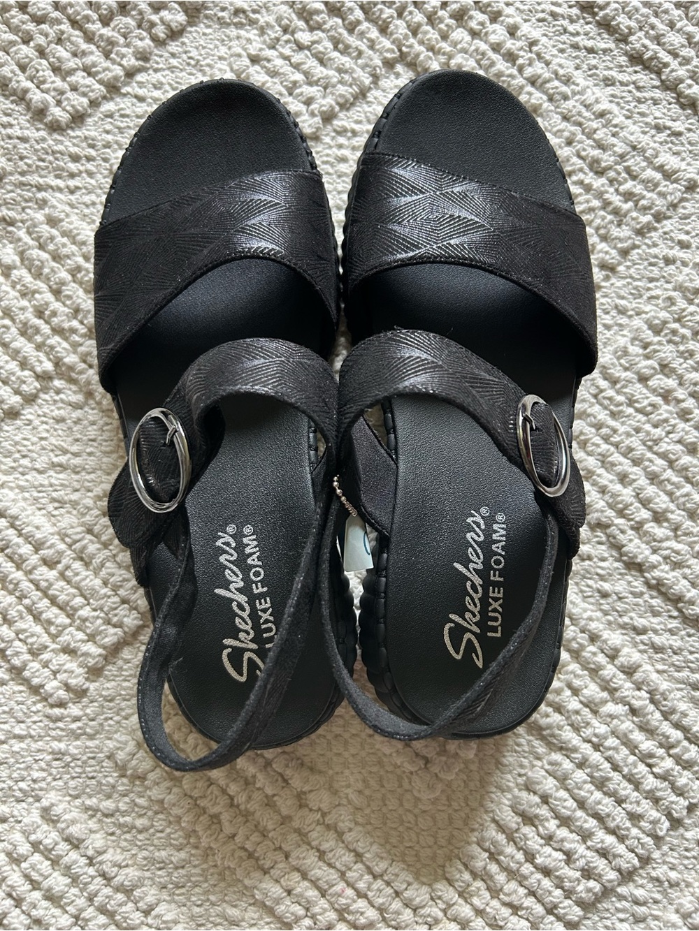 Skechers Women’s Black Luxe Foam Crisscross Buckle Sandals